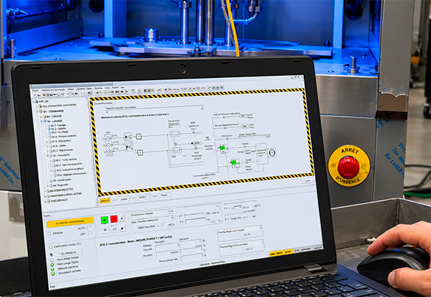 Vérification de l'efficacité d'une machine de nettoyage de pièce avant la livraison